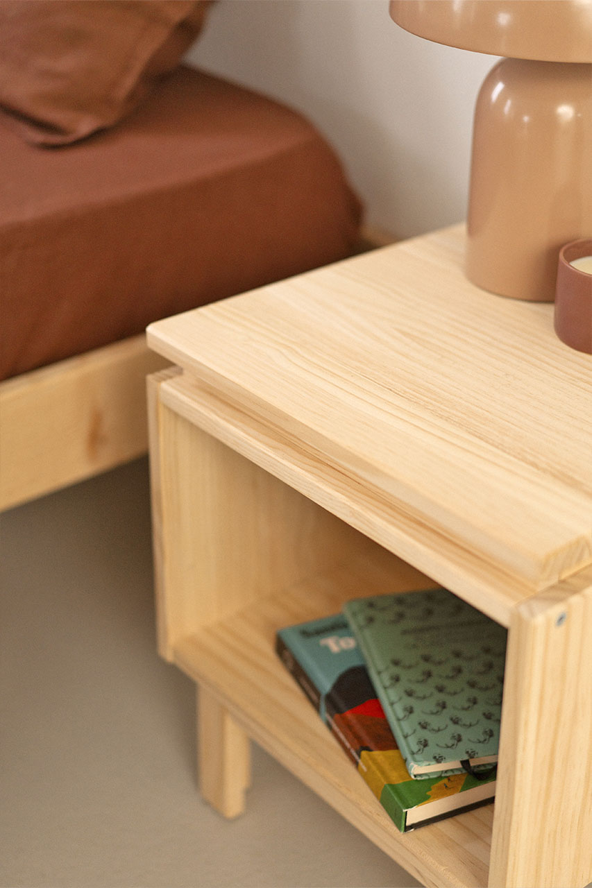 Imagen de ambiente 4 para:Mesita de noche sin caj&oacute;n